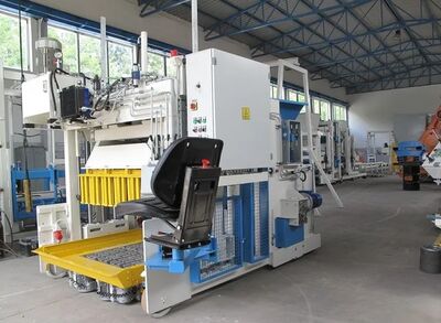 Mobile Block Making Machine SUMAB E-12